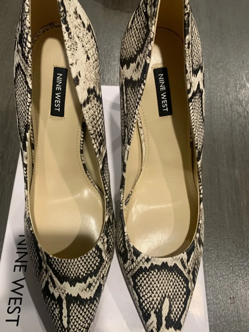 Nine West Black & White Snake-Print Pointed Toe Pumps - Picture 2 of 9